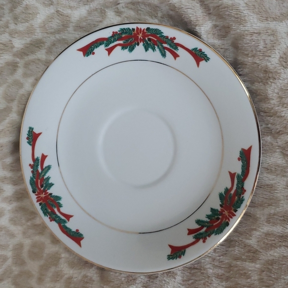 Poinsettias & Ribbons Fine China Tea Cup & Saucer Set - Picture 4 of 8